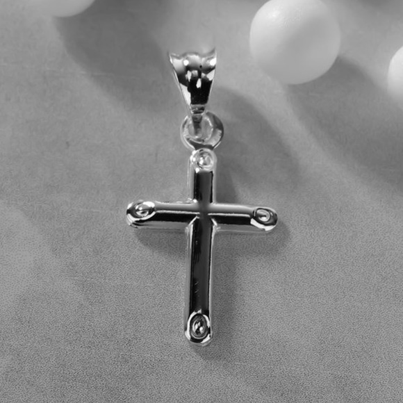 AZRO Jewelry - 🌺🌺 Silver Cross Pendant 🌺🌺